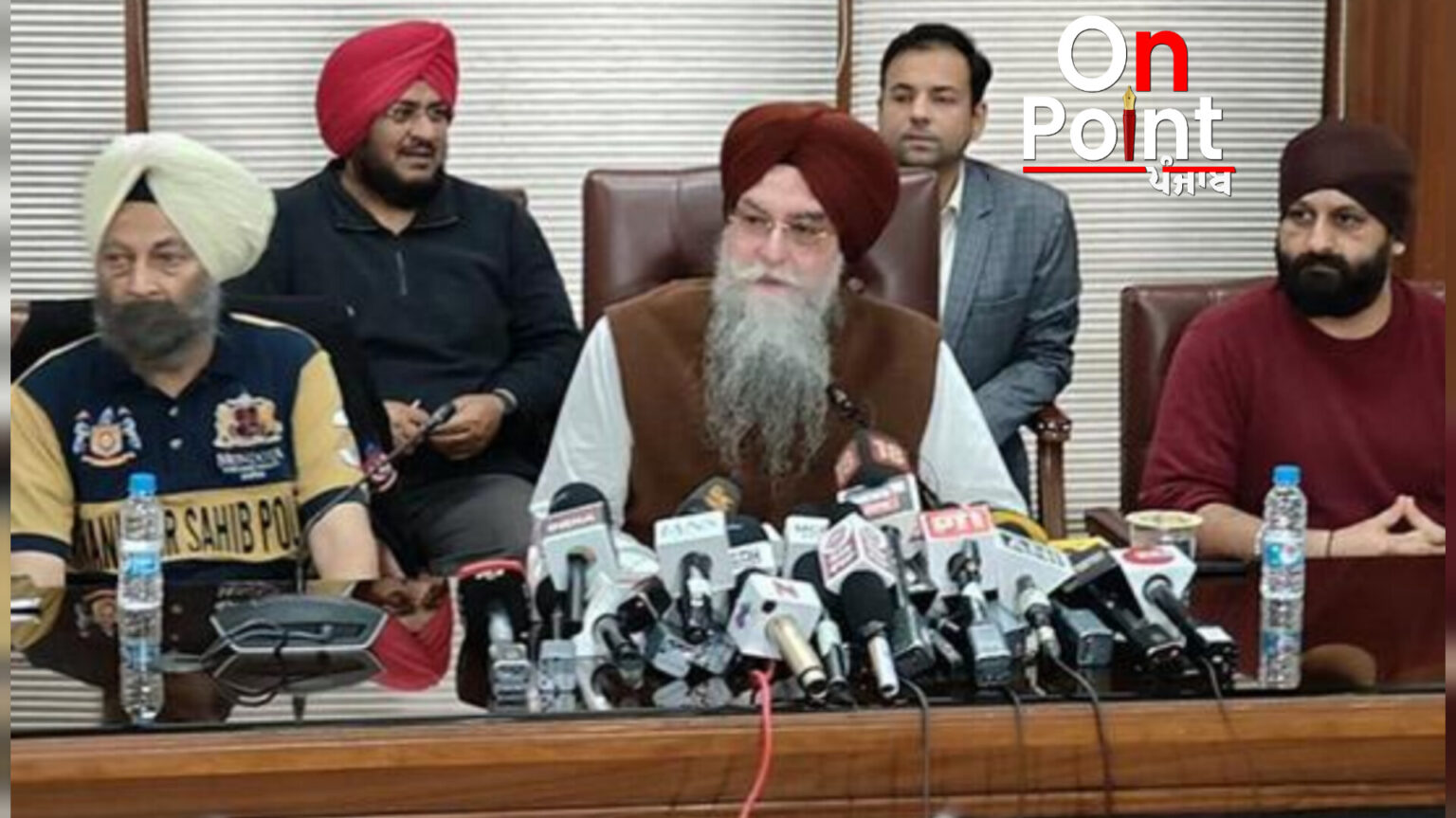 ਦਿੱਲੀ ਦੇ ਮੁੱਖ ਮੰਤਰੀ ਦਫ਼ਤਰ ਤੋਂ ਸ਼ਹੀਦ ਭਗਤ ਸਿੰਘ ਅਤੇ ਡਾ. ਭੀਮ ਰਾਓ ਅੰਬੇਡਕਰ ਦੀਆਂ ਫੋਟੋਆਂ ਹਟਾਉਣ ਦੀ ਭਾਜਪਾ ਦੀ ਹਰਕਤ ਬਹੁਤ ਹੀ ਮੰਦਭਾਗੀ ਅਤੇ ਨਿੰਦਣਯੋਗ; ਭਾਜਪਾ ਨਫ਼ਰਤ ਦੀ ਨੀਤੀ ਅਪਣਾ ਕੇ ਭਾਰਤ ਦੇ ਸੰਘੀ ਢਾਂਚੇ ਨੂੰ ਲਾਉਣਾ ਚਾਹੁੰਦੀ ਹੈ ਢਾਹ