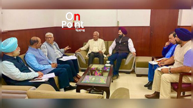 ਮਾਈਨਿੰਗ ਤੇ ਖਣਨ ਮੰਤਰੀ ਵੱਲੋਂ ਰਾਜ ਵਾਤਾਵਰਣ ਪ੍ਰਭਾਵ ਮੁਲਾਂਕਣ ਅਥਾਰਟੀ, ਪੰਜਾਬ ਪ੍ਰਦੂਸ਼ਣ ਕੰਟਰੋਲ ਬੋਰਡ ਅਤੇ ਖਣਨ ਵਿਭਾਗ ਦੇ ਅਧਿਕਾਰੀਆਂ ਨਾਲ ਹੰਗਾਮੀ ਮੀਟਿੰਗ, ਸਾਰੀਆਂ ਪ੍ਰਵਾਨਗੀਆਂ ਸੁਖਾਲਾ ਤੇ ਸਮਾਂਬੱਧ ਕਰਨ ਦੇ ਹੁਕਮ