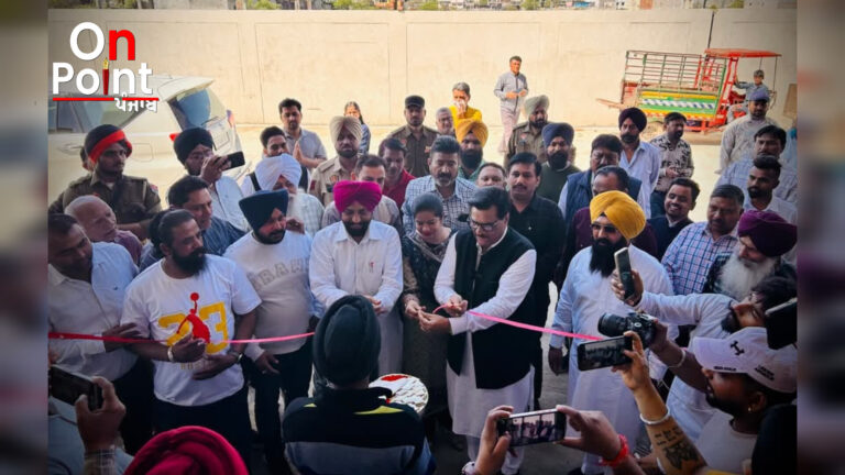 ਵਿਧਾਇਕ ਬੱਗਾ, ਵਿਧਾਇਕ ਗਰੇਵਾਲ ਅਤੇ ਮੇਅਰ ਨੇ ਮੁੱਖ ਸਬਜ਼ੀ ਮੰਡੀ ਵਿੱਚ ਸਟੈਟਿਕ ਕੰਪੈਕਟਰਾਂ ਦਾ ਕੀਤਾ ਉਦਘਾਟਨ