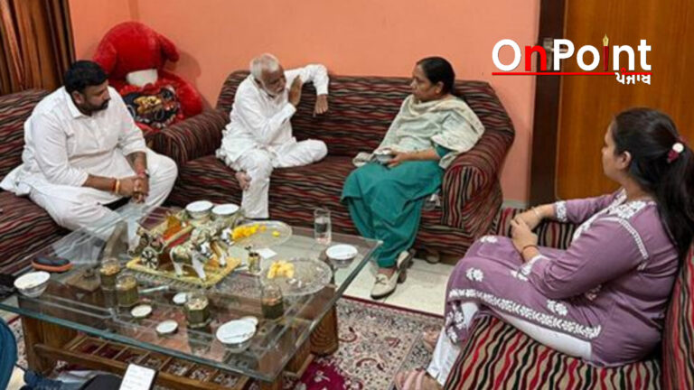 ਕੈਬਨਿਟ ਮੰਤਰੀ ਬਲਜੀਤ ਕੌਰ ਨੇ ਲਗਾਤਾਰ ਦੂਜੇ ਦਿਨ ਮਲੋਟ ਸ਼ਹਿਰ ਦੇ ਬਾਜ਼ਾਰ ‘ਚ ਪਹੁੰਚ ਕੇ ਸੁਣੇ ਲੋਕ ਮਸਲੇ ਅਤੇ ਵਿਕਾਸ ਕੰਮਾਂ ਦਾ ਜਾਇਜਾ ਲੈਣ ਲਈ ਹਲਕੇ ਦੇ ਪਿੰਡਾਂ ਦੀਆਂ ਪੰਚਾਇਤਾਂ ਨਾਲ ਕੀਤੀ ਮੀਟਿੰਗ