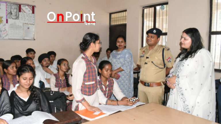 ਸਕੂਲ ਮੈਂਟਰਸ਼ਿਪ ਪ੍ਰੋਗਰਾਮ ਐਸ.ਐਸ.ਪੀ. ਸ਼ੁਭਮ ਅਗਰਵਾਲ ਨੇ ਵਿਦਿਆਰਥੀਆਂ ਨੂੰ ਜ਼ਿੰਦਗੀ ’ਚ ਟੀਚਾ ਨਿਰਧਾਰਿਤ ਕਰਕੇ ਸਖ਼ਤ ਮਿਹਨਤ ਕਰਨ ਲਈ ਪ੍ਰੇਰਿਆ