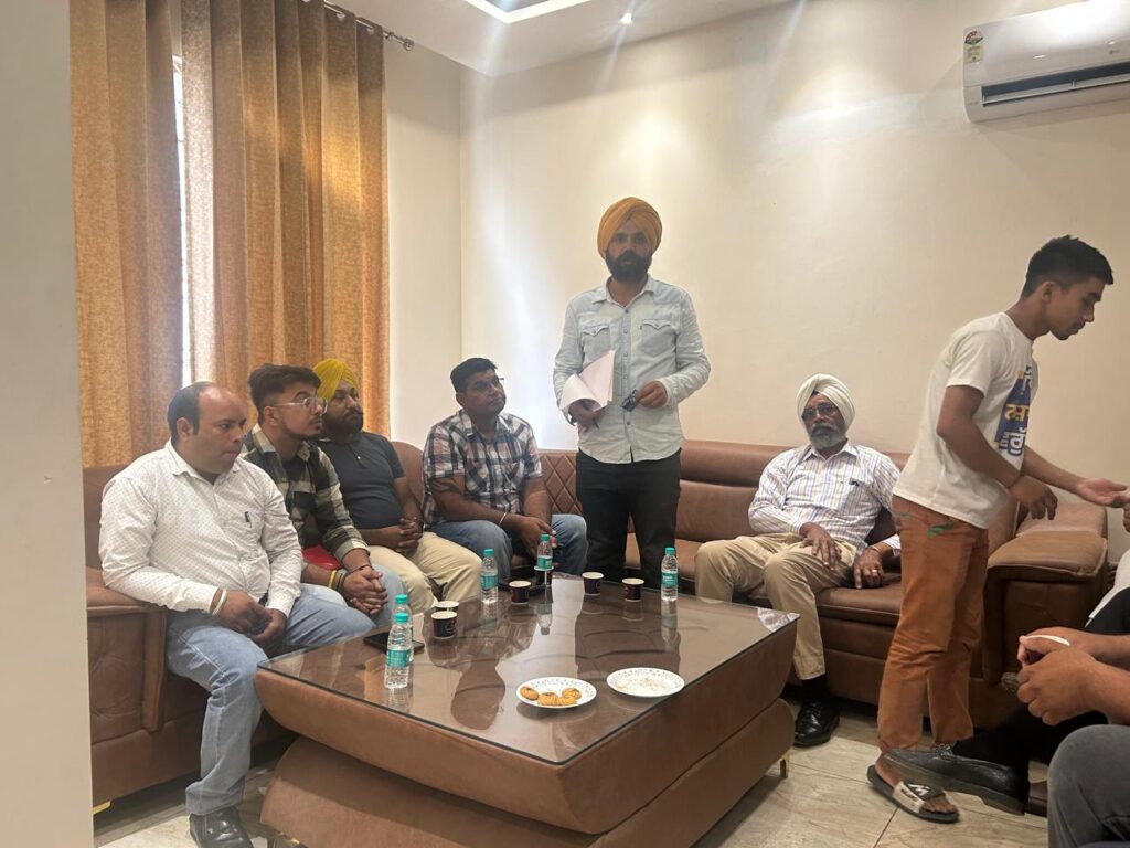 ਜ਼ਿਲ੍ਹਾ ਪੱਧਰੀ ਕਮੇਟੀ ਵੱਲੋਂ ਵੱਖ-ਵੱਖ ਪਿੰਡਾਂ ਚ ਸੋਲਰ ਸਿਸਟਮ ਲਗਾਉਣ ਸਬੰਧੀ ਜਾਗਰੂਕਤਾ ਕੈਂਪ ਲਗਾਏ