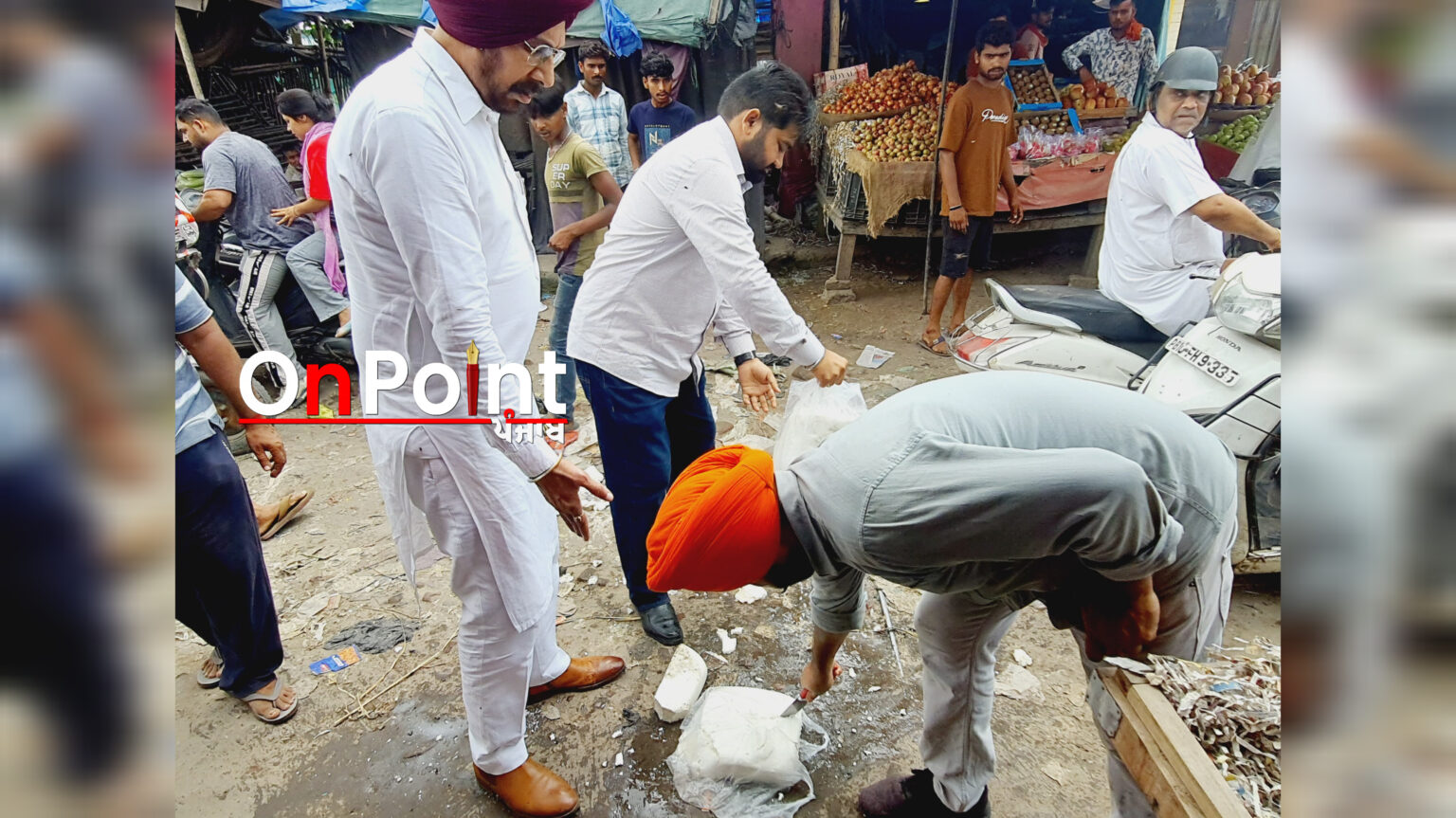ਚੇਅਰਮੈਨ ਗੁਰਜੀਤ ਸਿੰਘ ਗਿੱਲ ਵੱਲੋਂ ਪਰਚੂਨ ਸਬਜੀ ਮੰਡੀ ਵਿੱਚੋਂ ਨਕਲੀ ਪਨੀਰ ਨਸ਼ਟ ਕਰਵਾਇਆ ਗਿਆ