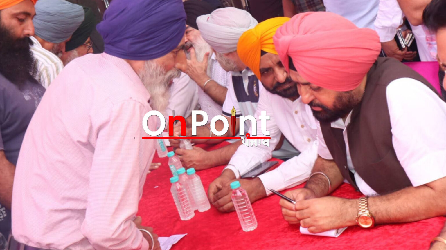 ਕੈਬਨਿਟ ਮੰਤਰੀ ਮੁੰਡੀਆਂ ਨੇ ਸੁਣੀਆਂ ਲੋਕਾਂ ਦੀਆਂ ਸਮੱਸਿਆਵਾਂ, ਮੌਕੇ ‘ਤੇ ਹੱਲ ਵੀ ਕਰਵਾਇਆ