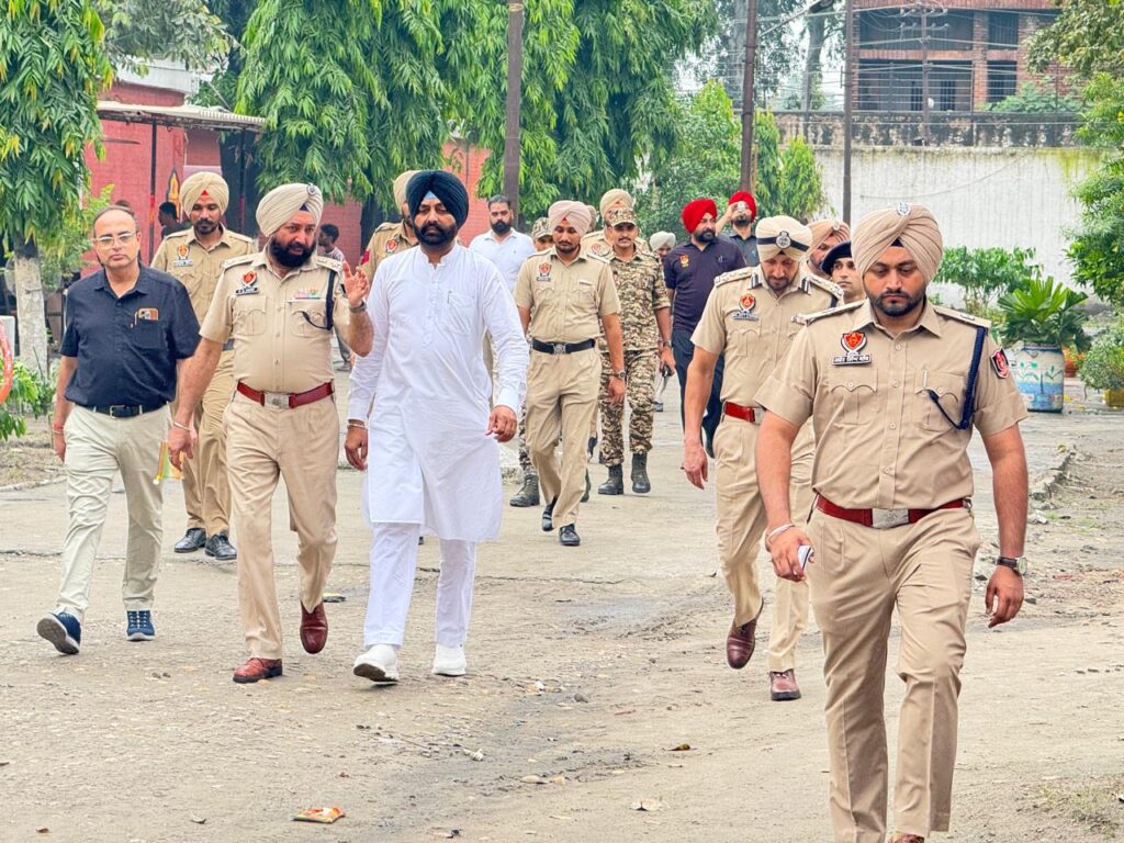 ਜੇਲ੍ਹ ਮੰਤਰੀ ਨੇ ਕੇਂਦਰੀ ਜੇਲ੍ਹ ਦਾ ਦੌਰਾ ਕੀਤਾ, ਜੇਲ੍ਹਾਂ ਨੂੰ ਅਸਲ ਸੁਧਾਰ ਘਰਾਂ ਵਿੱਚ ਬਦਲਣ ਦਾ ਐਲਾਨ ਕੀਤਾ