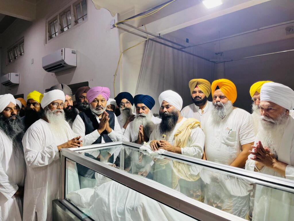 ਬਾਬਾ ਬਲਜਿੰਦਰ ਸਿੰਘ ਜੀ ਦੇ ਅੰਤਿਮ ਦਰਸ਼ਨਾਂ ਲਈ ਵਿੱਤ ਮੰਤਰੀ ਹਰਪਾਲ ਸਿੰਘ ਚੀਮਾ ਰਾੜਾ ਸਾਹਿਬ ਪਹੁੰਚੇ