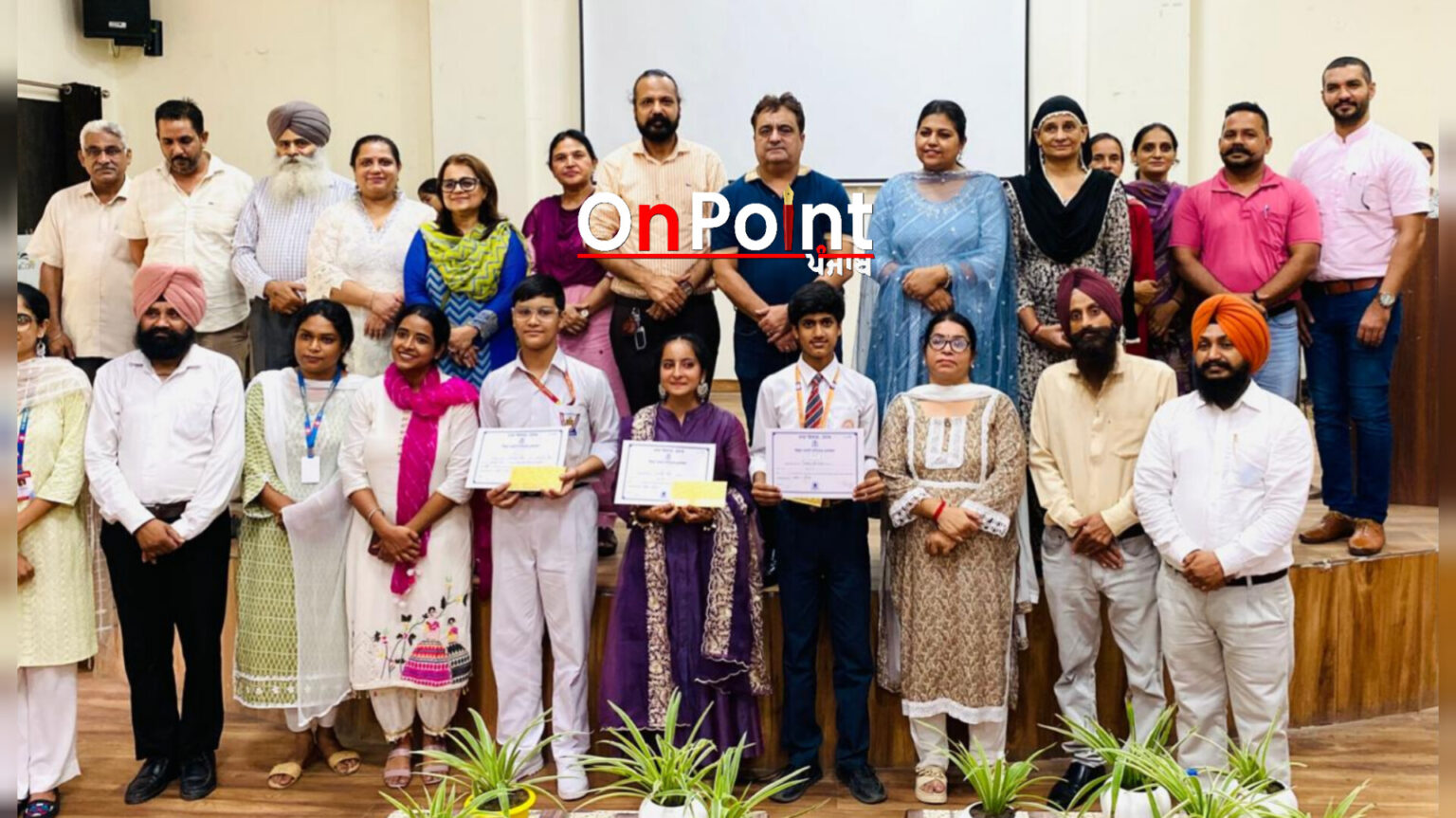 ਭਾਸ਼ਾ ਵਿਭਾਗ ਵੱਲੋਂ ਲੁਧਿਆਣਾ ‘ਚ ਜ਼ਿਲ੍ਹਾ ਪੱਧਰੀ ਪੰਜਾਬੀ ਕਵਿਤਾ ਗਾਇਨ ਤੇ ਸਾਹਿਤ ਸਿਰਜਣ ਮੁਕਾਬਲੇ ਕਰਵਾਏ