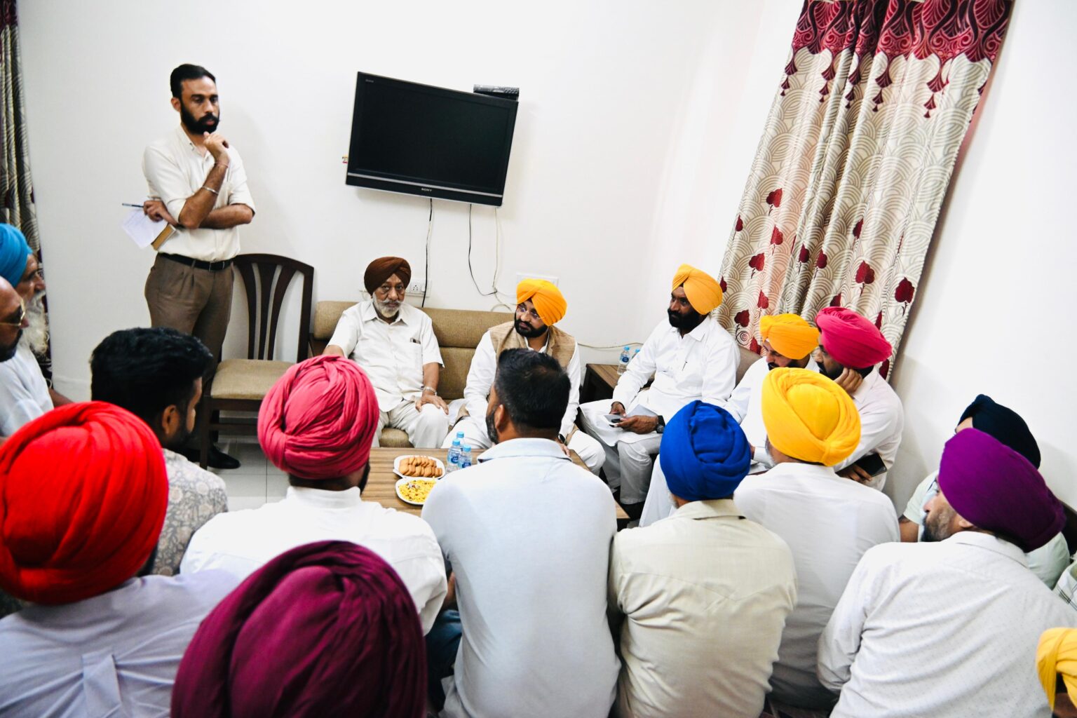 ਕੈਬਨਿਟ ਮੰਤਰੀ ਤਰੁਨਪ੍ਰੀਤ ਸਿੰਘ ਸੌਂਦ ਵਲੋਂ ਹਲਕੇ ‘ਚ “ਮੇਰਾ ਹਲਕਾ ਮੇਰਾ ਪਰਿਵਾਰ” ਪ੍ਰੋਗਰਾਮ ਤਹਿਤ ਵਿਸ਼ਾਲ ਲੋਕ ਮਿਲਣੀ ਆਯੋਜਿਤ