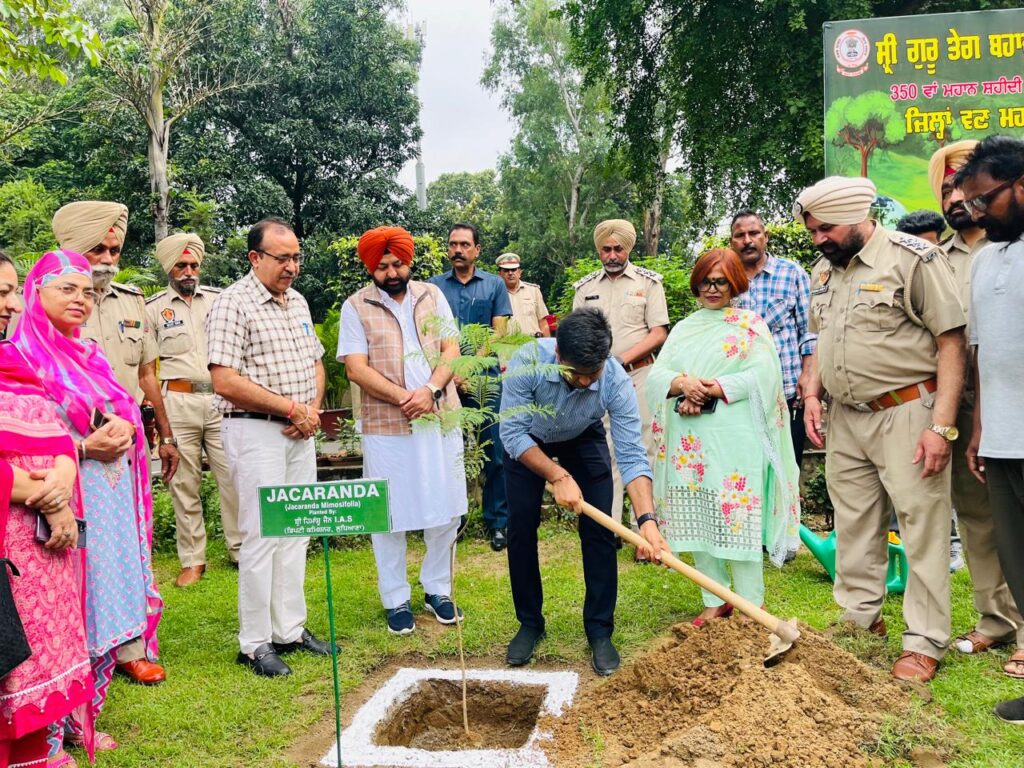 ਇਸ ਮੌਨਸੂਨ ਸੀਜ਼ਨ ਵਿੱਚ ਲੁਧਿਆਣਾ ਵਿੱਚ 8 ਲੱਖ ਬੂਟੇ ਲਗਾਏ ਗਏ :- ਕੈਬਨਿਟ ਮੰਤਰੀ ਹਰਦੀਪ ਸਿੰਘ ਮੁੰਡੀਆਂ