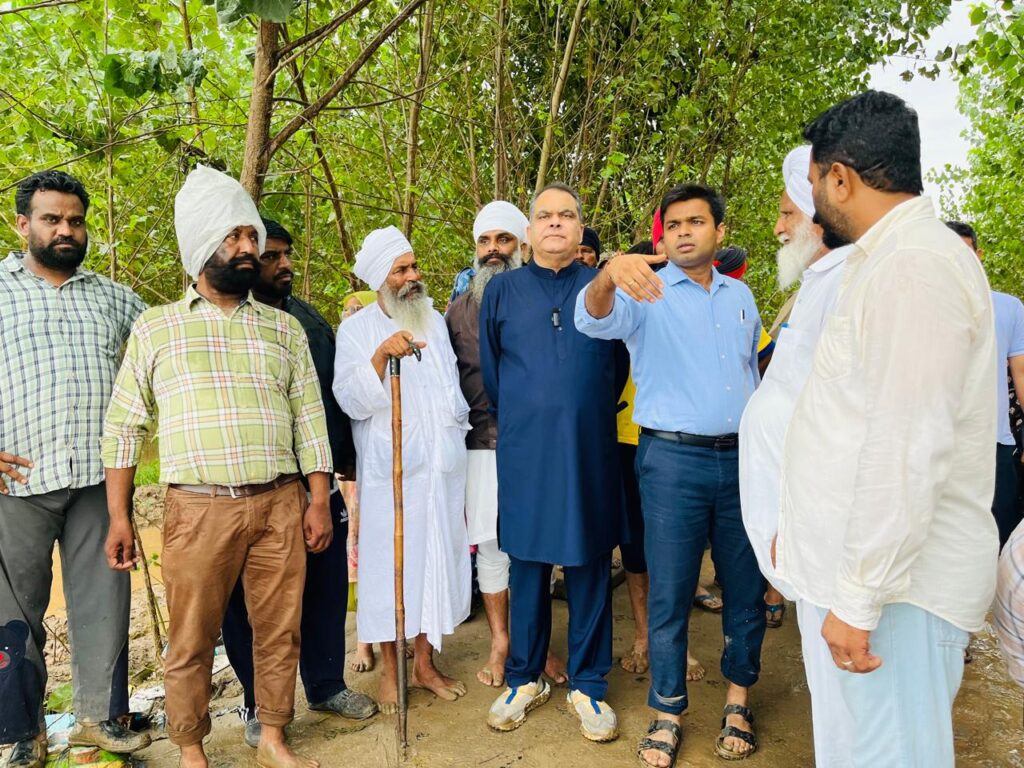 ਮੰਤਰੀ ਸੰਜੀਵ ਅਰੋੜਾ, ਡੀ.ਸੀ ਹਿਮਾਂਸ਼ੂ ਜੈਨ ਨੇ ਧੁੱਸੀ ਬੰਨ੍ਹ ਦਾ ਨਿਰੀਖਣ ਕੀਤਾ, ਸਥਿਤੀ ਕਾਬੂ ਹੇਠ ਹੈ