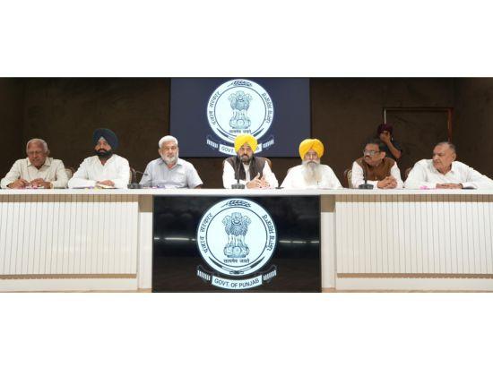 ਹੜ੍ਹਾਂ ਦੇ ਮੱਦੇਨਜ਼ਰ ਸੁਚਾਰੂ ਖ਼ਰੀਦ ਕਾਰਜਾਂ ਲਈ ਆੜ੍ਹਤੀਆਂ ਤੋਂ ਸਹਿਯੋਗ ਦੀ ਕੀਤੀ ਮੰਗ