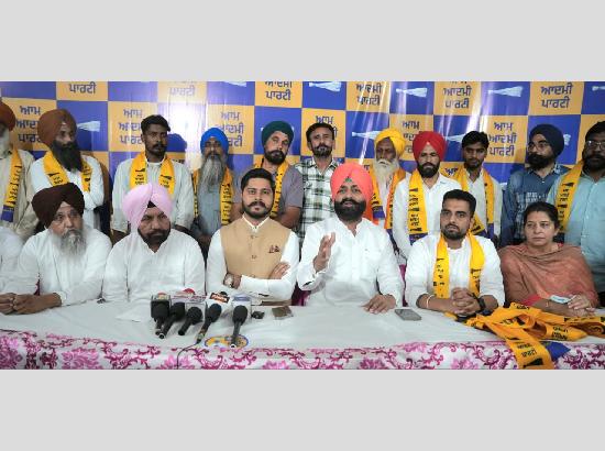 ਕੈਬਨਿਟ ਮੰਤਰੀ ਲਾਲਜੀਤ ਭੁੱਲਰ ਨੇ ਰਸਮੀ ਤੌਰ ‘ਤੇ ਪਾਰਟੀ ਵਿੱਚ ਕਰਾਇਆ ਸ਼ਾਮਿਲ