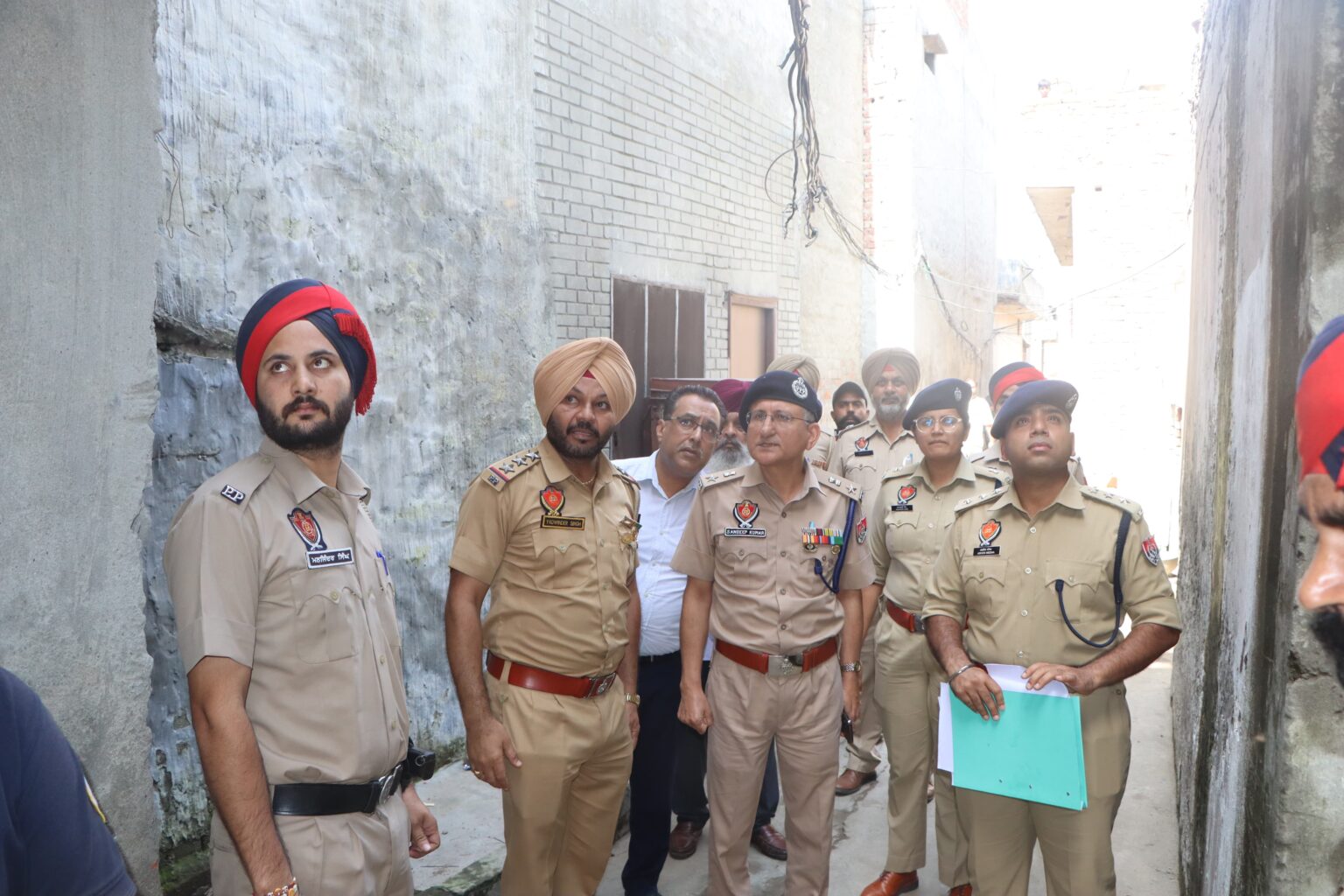 ਯੁੱਧ ਨਸ਼ਿਆਂ ਵਿਰੁੱਧ : ਇੰਦਰਾ ਕਲੋਨੀ ’ਚ ਅਣਅਧਿਕਾਰਤ ਉਸਾਰੀ ਢਾਹੀ