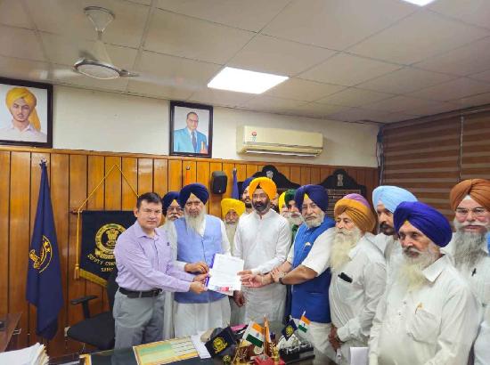ਸ਼੍ਰੋਮਣੀ ਅਕਾਲੀ ਦਲ (ਪੁਨਰ ਸੁਰਜੀਤ) ਨੇ DCs ਨੂੰ ਸੌਂਪੇ ਮੰਗ ਪੱਤਰ,ਹੜ੍ਹਾਂ ਕਾਰਨ ਤਬਾਹੀ ਦਾ ਮਾਮਲਾ!