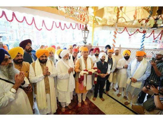* ਸੀਨੀਅਰ ਕੈਬਨਿਟ ਮੰਤਰੀਆਂ ਨੇ ਗੁਰਦੁਆਰਾ ਸੀਸ ਗੰਜ ਸਾਹਿਬ ਵਿਖੇ ਕੀਤੀ ਅਰਦਾਸ