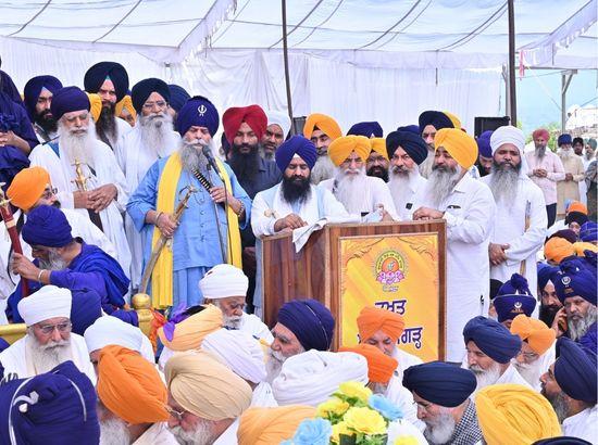ਸਿੱਖ ਜਥੇਬੰਦੀਆਂ ਨੇ ਜਥੇਦਾਰ ਗਿਆਨੀ ਕੁਲਦੀਪ ਸਿੰਘ ਗੜਗੱਜ ਦਾ ਤਖ਼ਤ ਸ੍ਰੀ ਕੇਸਗੜ੍ਹ ਸਾਹਿਬ ਵਿਖੇ ਦਸਤਾਰਾਂ ਦੇ ਕੇ ਕੀਤਾ ਸਨਮਾਨ