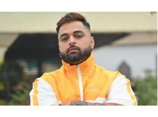 ਪੰਜਾਬੀ ਗਾਇਕ ਗੁਲਾਬ ਸਿੱਧੂ ਨੇ ਬਰਨਾਲਾ ‘ਚ ਸਰਪੰਚਾਂ ਕੋਲੋਂ ਮੰਗੀ ਮੁਆਫੀ