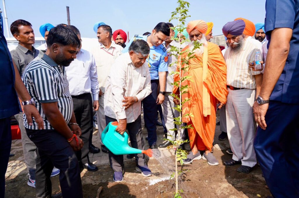 ਰਾਜਪਾਲ ਗੁਲਾਬ ਚੰਦ ਕਟਾਰੀਆ ਨੇ ਬੁੱਢਾ ਦਰਿਆ ਪੁਨਰ ਸੁਰਜੀਤੀ ਪ੍ਰੋਜੈਕਟ ਦੀ ਸਮੀਖਿਆ ਕੀਤੀ