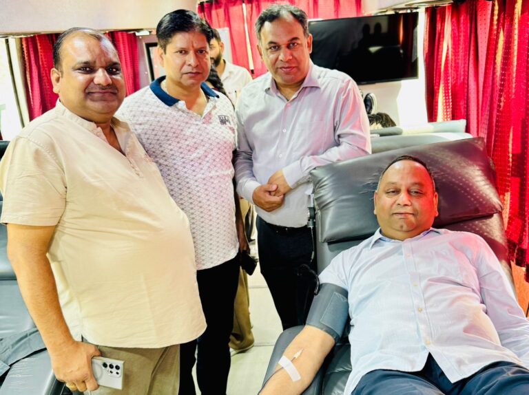 ਸ਼੍ਰੀ ਸੰਜੀਵ ਬਾਂਸਲ ਵੱਲੋਂ 34ਵੀ ਵਾਰ ਕੀਤਾ ਖੂਨਦਾਨ ਕੋਪਲ ਦੀ 15ਵੀਂ ਵਰ੍ਹੇਗੰਢ ਨੂੰ ਸਮਰਪਿਤ