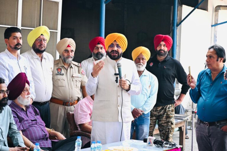 ਕੈਬਨਿਟ ਮੰਤਰੀ ਸੌਂਦ ਨੇ ਖੰਨਾ ਵਿਖੇ ਗ੍ਰੀਨਲੈਂਡ ਹੋਟਲ ਤੋਂ ਨਿਰੰਕਾਰੀ ਭਵਨ ਤੱਕ 1.13 ਕਰੋੜ ਰੁਪਏ ਦੀ ਲਾਗਤ ਨਾਲ ਸੀਵਰੇਜ ਪ੍ਰੋਜੈਕਟ ਦੀ ਕਰਵਾਈ ਸ਼ੁਰੂਆਤ