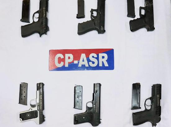 ਕਪੂਰਥਲਾ ਜ਼ਿਲ੍ਹੇ ਤੋਂ ਦੋ ਹੋਰ ਵਿਅਕਤੀਆਂ ਦੀ ਕੀਤੀ ਪਛਾਣ , ਜਿਨ੍ਹਾਂ ਨੂੰ ਫੜਨ ਲਈ ਪੁਲਿਸ ਟੀਮਾਂ ਕਰ ਰਹੀਆਂ ਹਨ ਛਾਪੇਮਾਰੀ: ਸੀਪੀ ਅੰਮ੍ਰਿਤਸਰ ਗੁਰਪ੍ਰੀਤ ਭੁੱਲਰ