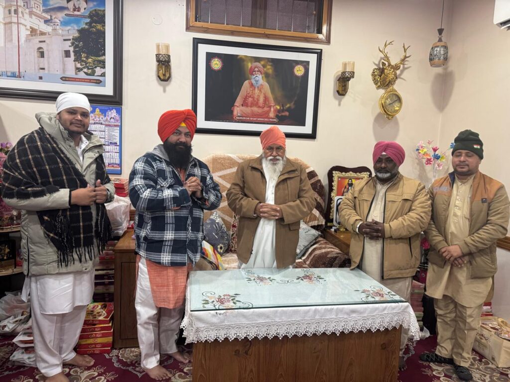 ਪੰਜਾਬ ਰਾਜ ਅਨੁਸੂਚਿਤ ਜਾਤੀਆ ਕਮਿਸ਼ਨ ਦੇ ਚੇਅਰਮੈਨ ਜਸਵੀਰ ਸਿੰਘ ਗੜ੍ਹੀ ਨਵੇਂ ਸਾਲ ਮੌਕੇ ਡੇਰਾ ਸੱਚਖੰਡ ਬੱਲਾਂ ਵਿਖੇ ਹੋਏ ਨਤਮਸਤਕ