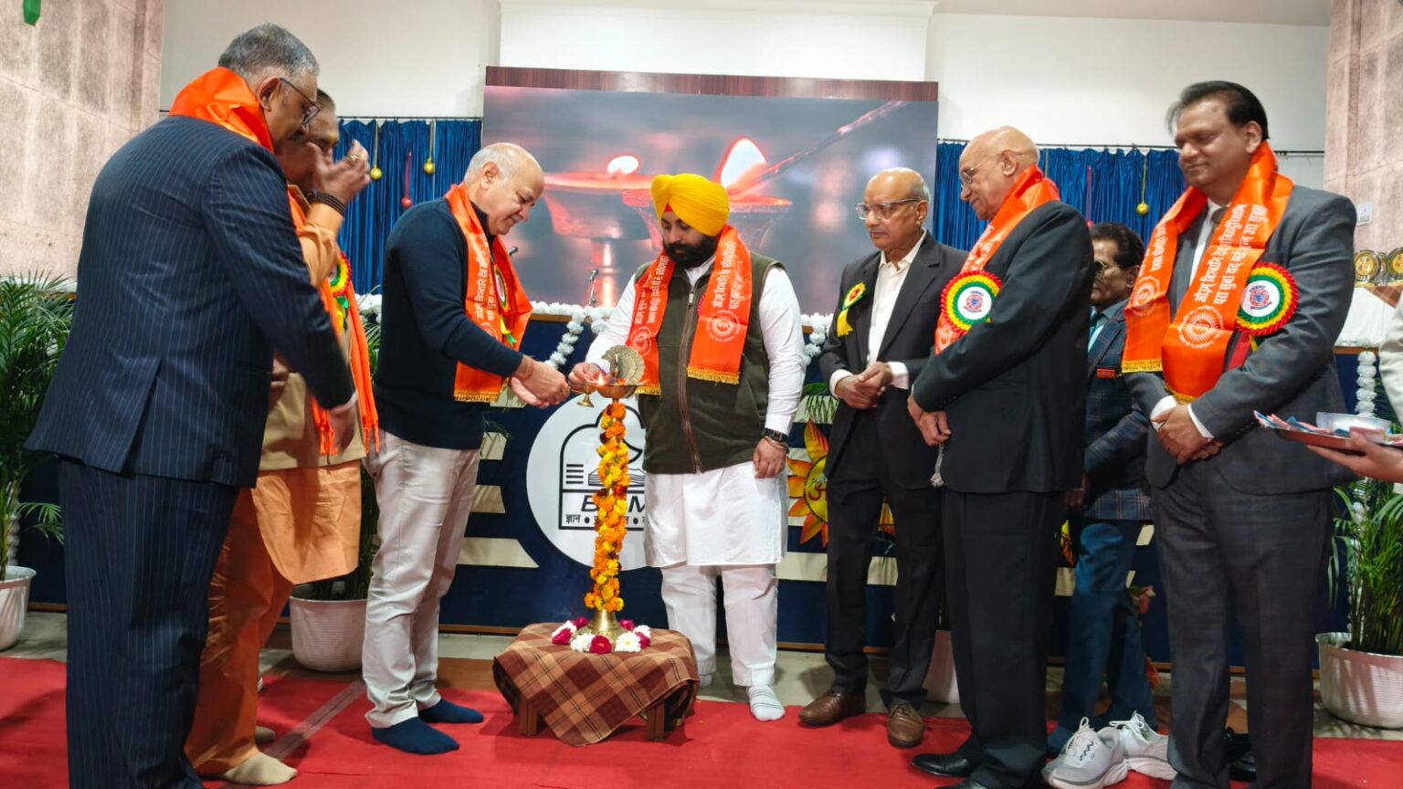 ਹਰਜੋਤ ਸਿੰਘ ਬੈਂਸ ਅਤੇ ਮੁਨੀਸ਼ ਸਿਸੋਦੀਆ ਨੇ ਵੇਦਿਕ ਸਿੱਖਿਆ ਨਾਲ ਬੱਚਿਆਂ ਦਾ ਭਵਿੱਖ ਸੰਵਾਰਨ ਦਾ ਦਿੱਤਾ ਸੱਦਾ