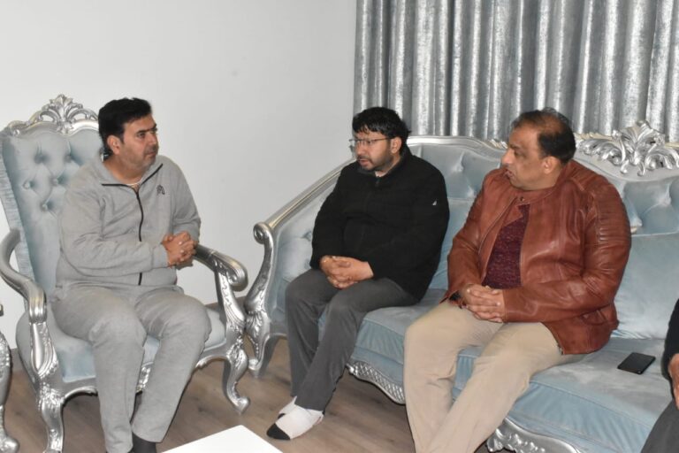 ਕੈਬਨਿਟ ਮੰਤਰੀ ਡਾ. ਰਵਜੋਤ ਸਿੰਘ ਨੇ ਮੇਅਰ ਵਿਨੀਤ ਧੀਰ ਦੇ ਪਿਤਾ ਦੇ ਦੇਹਾਂਤ ’ਤੇ ਦੁੱਖ ਪ੍ਰਗਟਾਇਆ