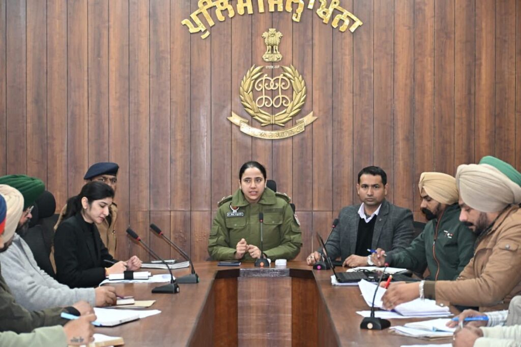 ਐੱਸ.ਐੱਸ.ਪੀ ਖੰਨਾ ਡਾ. ਦਰਪਣ ਆਹਲੂਵਾਲੀਆ ਵੱਲੋਂ ਪੈਰਵੀ ਸੈੱਲ ਅਤੇ ਅਦਾਲਤੀ ਅਮਲੇ ਨਾਲ ਅਹਿਮ ਮੀਟਿੰਗ