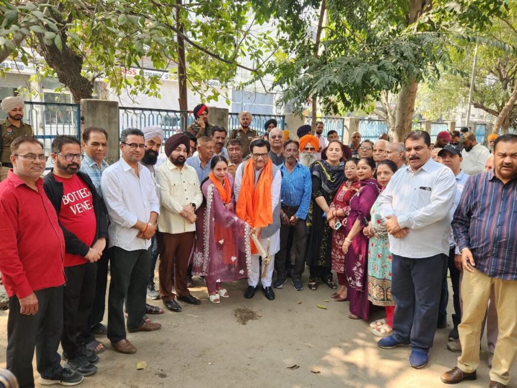 ਵਿਧਾਇਕ ਬੱਗਾ ਨੇ ਉਪਕਾਰ ਨਗਰ ਵਿੱਚ ‘ਕ੍ਰਿਕਟ ਜੋਏ ਬਾਕਸ’ ਸਥਾਪਤ ਕਰਨ ਲਈ 20.49 ਲੱਖ ਰੁਪਏ ਦੇ ਪ੍ਰੋਜੈਕਟ ਦੀ ਕੀਤੀ ਸ਼ੁਰੂਆਤ