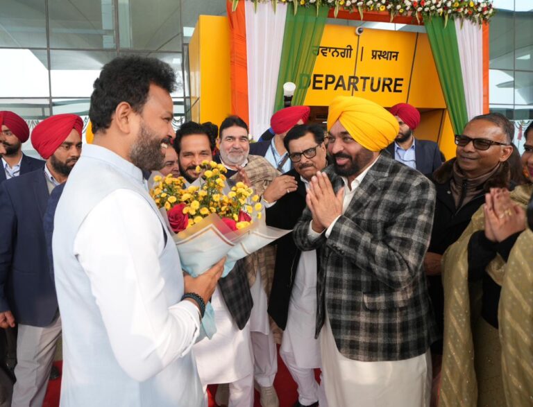 ਮੁੱਖ ਮੰਤਰੀ ਭਗਵੰਤ ਸਿੰਘ ਮਾਨ ਵੱਲੋਂ ਪ੍ਰਧਾਨ ਮੰਤਰੀ ਨੂੰ ਹਲਵਾਰਾ ਹਵਾਈ ਅੱਡੇ ਦਾ ਨਾਂ ਸ਼ਹੀਦ ਕਰਤਾਰ ਸਿੰਘ ਸਰਾਭਾ ਦੇ ਨਾਂ ‘ਤੇ ਰੱਖਣ ਦੀ ਅਪੀਲ