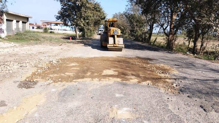 ਗਲਾਡਾ ਵੱਲੋਂ ਗ੍ਰੀਨ ਐਵੇਨਿਊ ਕਲੋਨੀ ਵਿੱਚ ਸੜਕ ਮੁਰੰਮਤ ਦੀ ਸ਼ੁਰੂਆਤ