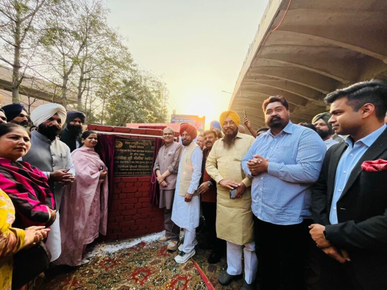 ਲੁਧਿਆਣਾ ਵਿੱਚ ਮੰਤਰੀ ਸੰਜੀਵ ਅਰੋੜਾ ਵੱਲੋਂ ਭਾਰਤ ਦੇ ਪਹਿਲੇ ਹਾਈਵੇਅ-ਸ਼ਹਿਰੀ ਪਾਰਕਿੰਗ ਪਾਇਲਟ ਪ੍ਰੋਜੈਕਟ ਦਾ ਕੀਤਾ ਗਿਆ ਉਦਘਾਟਨ