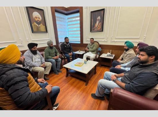 PRTC ਚੇਅਰਮੈਨ ਤੇ ਕੰਟਰੈਕਟ ਵਰਕਰਾਂ ਵਿਚਾਲੇ ਅਹਿਮ ਬੈਠਕ; ਤਨਖ਼ਾਹ ਤੇ ਪੁਲਿਸ ਕੇਸਾਂ ਦੇ ਮਸਲਿਆਂ ‘ਤੇ ਹੋਈ ਚਰਚਾ