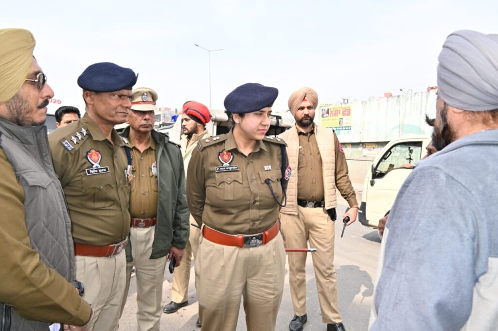 ਐਸ.ਐਸ.ਪੀ ਡਾ. ਦਰਪਣ ਆਹਲੂਵਾਲੀਆ ਦੀ ਮਜ਼ਬੂਤ ਕਮਾਂਡ ਅਤੇ ਮੈਦਾਨੀ ਅਗਵਾਈ ਸਦਕਾ ਆਪਰੇਸ਼ਨ ਪ੍ਰਹਾਰ–2 ਤਹਿਤ ਖੰਨਾ ਵਿੱਚ ਪੁਲਿਸ ਦੀ ਵੱਡੀ ਕਾਰਵਾਈ, 125 ਸ਼ੱਕੀ ਵਿਅਕਤੀ ਲਏ ਹਿਰਾਸਤ ਵਿੱਚ