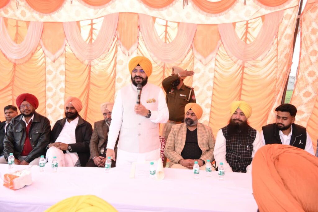 ਕੈਬਨਿਟ ਮੰਤਰੀ ਤਰੁਨਪ੍ਰੀਤ ਸਿੰਘ ਸੌਂਦ ਨੇ 19.56 ਕਰੋੜ ਦੀ ਲਾਗਤ ਨਾਲ ਖੰਨਾ–ਮਲੇਰਕੋਟਲਾ ਰੋਡ ਦੇ ਨਵੀਨੀਕਰਨ ਕਾਰਜ ਦਾ ਰੱਖਿਆ ਨੀਂਹ ਪੱਥਰ