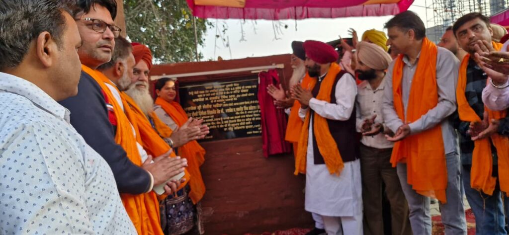 ਨਹਿਰੀ ਜਲ ਸਪਲਾਈ ਪ੍ਰੋਜੈਕਟ: ਮੇਅਰ ਇੰਦਰਜੀਤ ਕੌਰ ਅਤੇ ਵਿਧਾਇਕ ਗਰੇਵਾਲ ਨੇ ਨਿਊ ਮੋਤੀ ਨਗਰ ਵਿੱਚ ਪਾਣੀ ਵਾਲੀ ਟੈਂਕੀ ਸਥਾਪਤ ਕਰਨ ਅਤੇ ਸੰਬੰਧਿਤ ਪਾਈਪਲਾਈਨ ਵਿਛਾਉਣ ਲਈ 4.5 ਕਰੋੜ ਰੁਪਏ ਦੇ ਪ੍ਰੋਜੈਕਟ ਦਾ ਕੀਤਾ ਉਦਘਾਟਨ