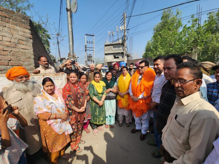 ਸੁਨੀਲ ਨਗਰ ’ਚ ਨਵੀਂ ਵਾਟਰ ਸਪਲਾਈ ਪਾਈਪ ਲਾਈਨ ਵਿਛਾਉਣ ਨਾਲ ਸੈਂਕੜੇ ਪਰਿਵਾਰਾਂ ਨੂੰ ਮਿਲੇਗਾ ਸ਼ੁੱਧ ਪਾਣੀ – ਵਿਧਾਇਕ ਬੱਗਾ