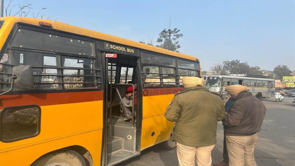 “ਪੰਜਾਬ ਸੇਫ ਸਕੂਲ ਵਾਹਨ ਪਾਲਿਸੀ” ਦੀ ਉਲੰਘਣਾਂ ਕਰਨ ਵਾਲੀਆਂ ਸਕੂਲ ਬੱਸਾਂ ’ਤੇ ਲਾਈ ਰੋਕ