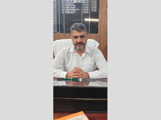 ਕਿਸਾਨ ਆਪਣੀ ਰਜਿਸਟ੍ਰੇਸ਼ਨ ਲਈ ਆਪਣੇ ਨੇੜਲੇ ਕਾਮਨ ਸਰਵਿਸ ਸੈਂਟਰ ਵਿਖੇ ਜਾਂ ਆਪਣੇ ਸਬੰਧਤ ਬਲਾਕ ਖੇਤੀਬਾੜੀ ਅਫ਼ਸਰ ਦੇ ਦਫ਼ਤਰ ਨਾਲ ਸੰਪਰਕ ਕਰ ਸਕਦੇ ਹਨ