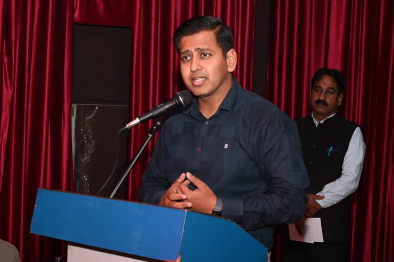 ਪੰਜਾਬ ਰਾਜ ਵਪਾਰ ਕਮਿਸ਼ਨ ਨੇ ਅਟਾਰੀ ਬਾਜ਼ਾਰ ਦੇ ਵਪਾਰੀਆਂ ਦੀਆਂ ਮੁਸ਼ਕਲਾਂ ਸੁਣੀਆਂ, ਜਲਦ ਹੱਲ ਦਾ ਦਿੱਤਾ ਭਰੋਸਾ