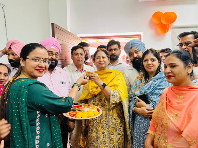 ਵਿਧਾਇਕ ਛੀਨਾ ਵੱਲੋਂ ਮੁਹੱਲਾ ਕਲੀਨਿਕ ਦਾ ਉਦਘਾਟਨ