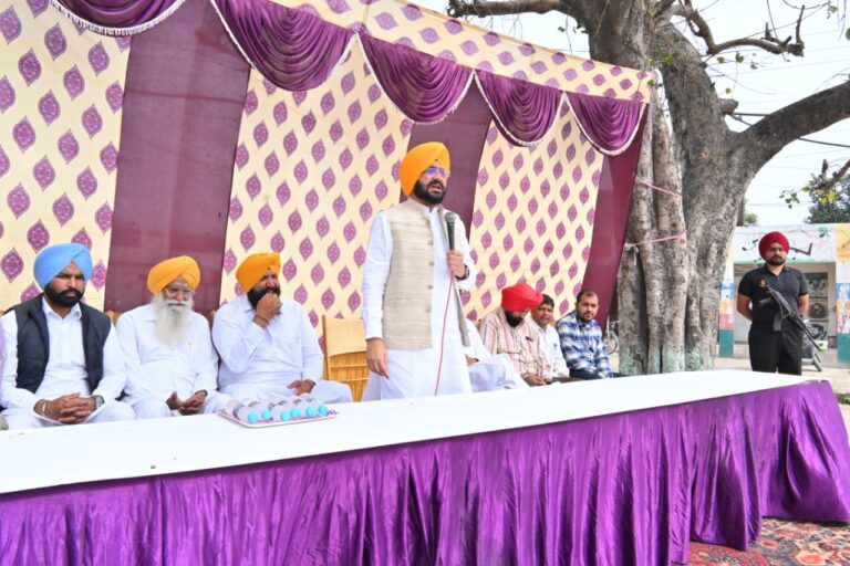 ਕੈਬਨਿਟ ਮੰਤਰੀ ਸੌਂਦ ਨੇ ਹਲਕਾ ਖੰਨਾ ਵਿੱਚ 6.83 ਕਰੋੜ ਰੁਪਏ ਦੀ ਲਾਗਤ ਨਾਲ ਲਿੰਕ ਸੜਕਾਂ ਬਣਾਉਣ ਦੇ ਵਿਕਾਸ ਕਾਰਜਾਂ ਦੀ ਸ਼ੁਰੂਆਤ ਕਰਵਾਈ