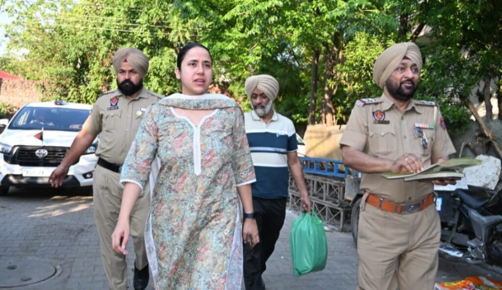 ਯੁੱਧ ਨਸ਼ਿਆਂ ਵਿਰੁੱਧ ਮੁਹਿੰਮ ‘ਚ ਖੰਨਾ ਦੇ ਐਸਐਸਪੀ ਡਾ. ਦਰਪਣ ਆਹਲੂਵਾਲੀਆ ਬਣੇ ਮਿਸਾਲ, ਜਥੇਬੰਦੀਆਂ ਨੇ ਕੀਤੀ ਖੁੱਲ੍ਹ ਕੇ ਸ਼ਲਾਘਾ