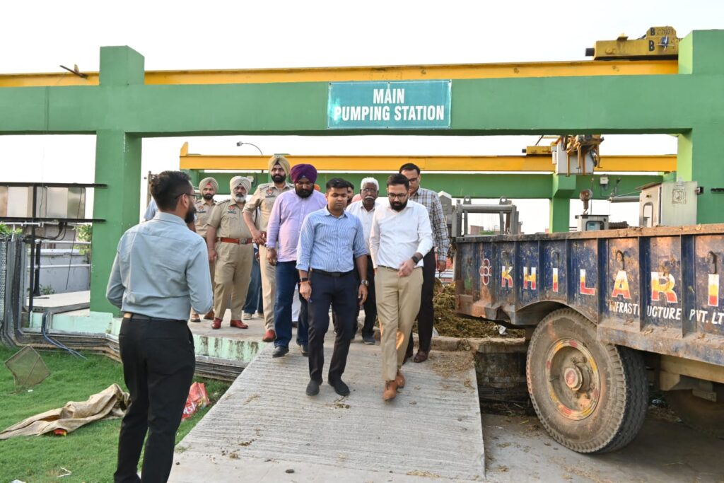 ਬੁੱਢਾ ਦਰਿਆ ਪ੍ਰਦੂਸ਼ਣ ‘ਤੇ ਡੀ.ਸੀ ਹਿਮਾਂਸ਼ੂ ਜੈਨ ਦਾ ਸਖ਼ਤ ਰੁਖ਼, ਗੋਬਰ ਸੁੱਟਣ ਵਾਲਿਆਂ ‘ਤੇ ਹੋਵੇਗੀ ਐਫ.ਆਈ.ਆਰ ਦਰਜ