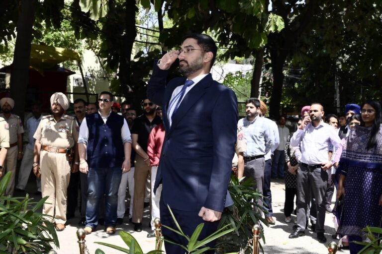 2018 ਬੈਚ ਦੇ ਆਈ.ਏ.ਐਸ. ਅਧਿਕਾਰੀ ਵਰਜੀਤ ਵਾਲੀਆ ਨੇ ਜਲੰਧਰ ਦੇ ਨਵੇਂ ਡਿਪਟੀ ਕਮਿਸ਼ਨਰ ਵਜੋਂ ਸੰਭਾਲਿਆ ਅਹੁਦਾ