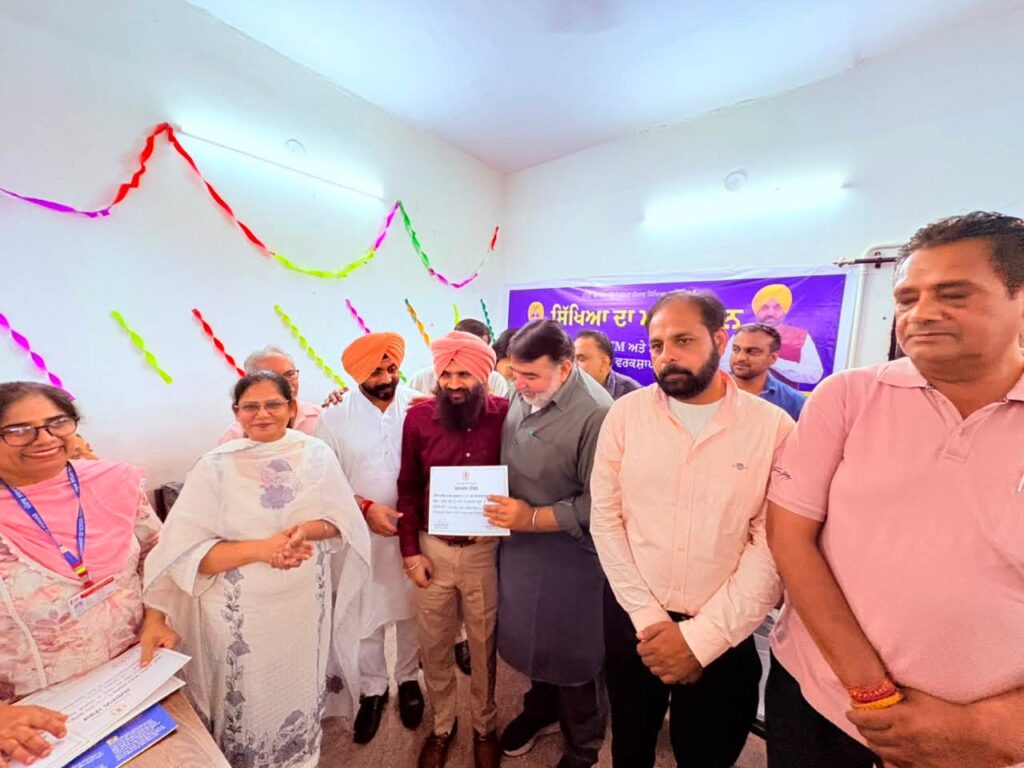 ਮੈਗਾ ਪੀ.ਟੀ.ਐਮ. ਨੇ ਮਾਪਿਆਂ, ਅਧਿਆਪਕਾਂ ਅਤੇ ਵਿਦਿਆਰਥੀਆਂ ਵਿਚਕਾਰ ਮਜ਼ਬੂਤ ਕੀਤਾ ਆਪਸੀ ਤਾਲਮੇਲ – ਵਿਧਾਇਕ ਅਸ਼ੋਕ ਪਰਾਸ਼ਰ ਪੱਪੀ