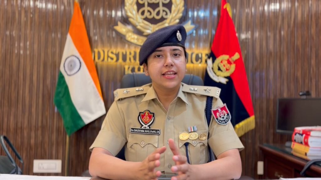 6 ਦਿਨਾਂ ਦੌਰਾਨ ਕਾਲੀਆਂ ਫਿਲਮਾਂ ਤੇ ਜਾਲੀਆਂ ਲਾਉਣ ਵਾਲੇ 85 ਵਹੀਕਲਾਂ ਦੇ ਚਾਲਾਨ, ਪੁਲਿਸ ਵਾਂਗੂੰ ਲਾਲ-ਨੀਲੀ ਲਾਇਟ ਲਾਉਣ ਵਾਲੇ ਵੀ ਫੜੇ