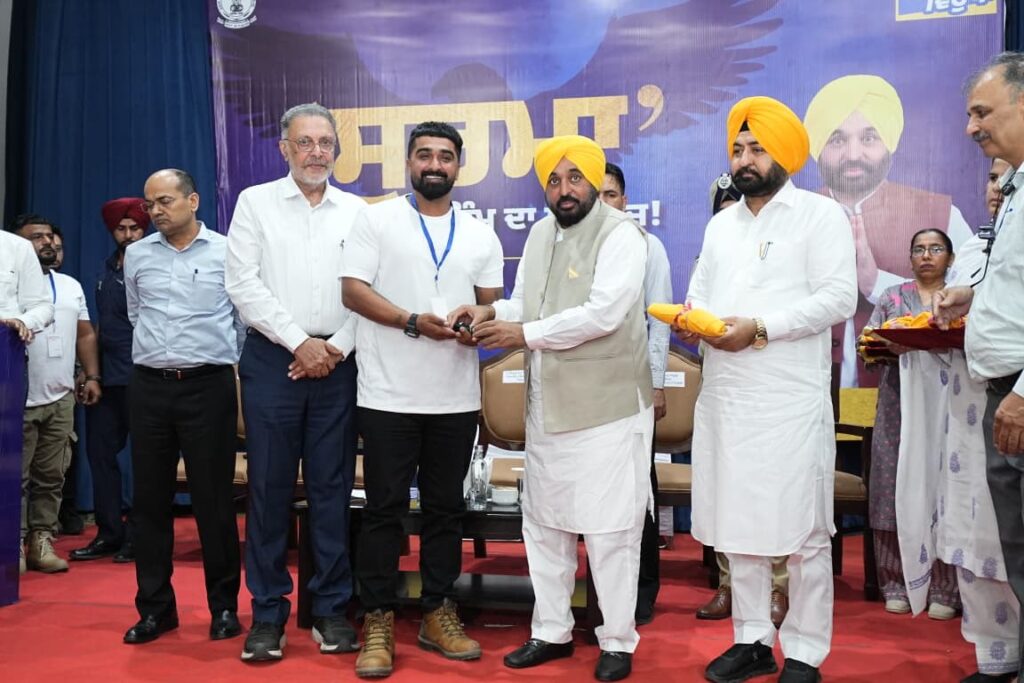 ਨਸ਼ਾ ਮੁਕਤ ਸੂਬਾ ਬਣਨ ਵੱਲ ਵਧ ਰਿਹਾ ਪੰਜਾਬ, ਮੁੱਖ ਮੰਤਰੀ ਭਗਵੰਤ ਸਿੰਘ ਮਾਨ ਨੇ ਨਸ਼ਾ ਛੱਡ ਚੁੱਕੇ ਨੌਜਵਾਨਾਂ ਨੂੰ ‘ਸੂਰਮੇ’ ਵਜੋਂ ਕੀਤਾ ਸਨਮਾਨਿਤ