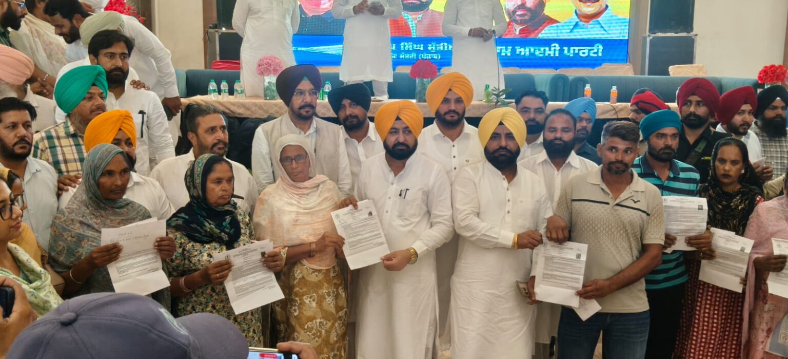 ਦੌਰਾਨ ਵੱਖ ਵੱਖ ਪਿੰਡਾਂ ਨੂੰ ਗਰਾਂਟਾਂ ਅਤੇ ਕੱਚੇ ਮਕਾਨਾਂ ਦੇ ਵੰਡੇ ਗਏ ਚੈੱਕ